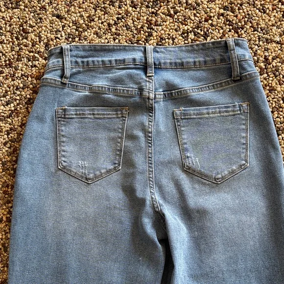 Dokotoo Wide Leg Jean - Picture 5 of 6